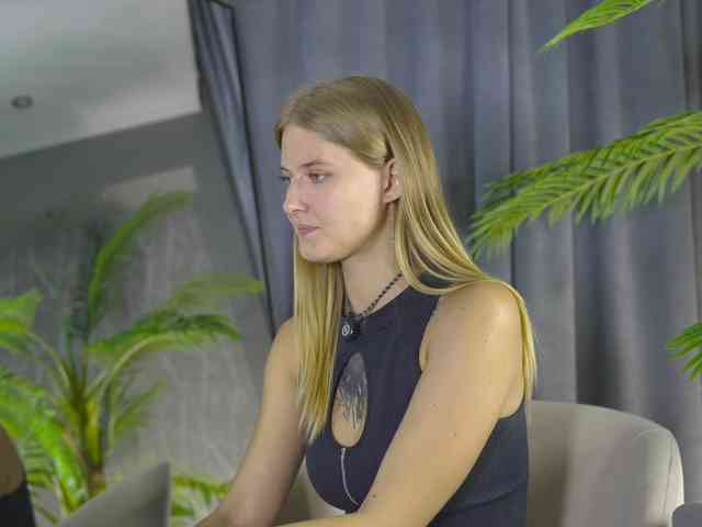 RabeccaCaldwell bongacams live cam model