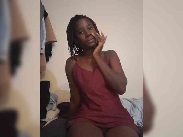 Pinky23a bongacams live cam model