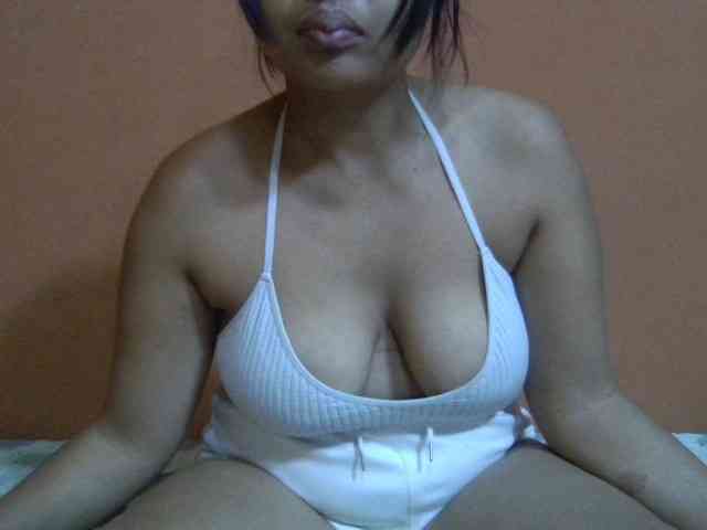 Majolie1 bongacams live cam model