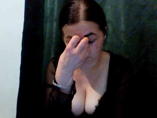 Anna332245 bongacams live cam model
