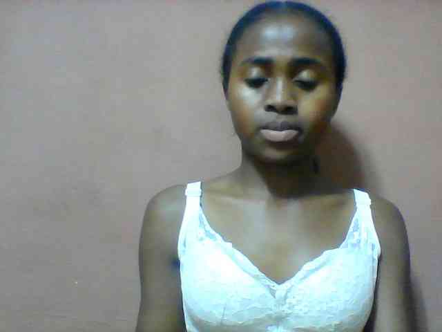 Clarah1 bongacams live cam model