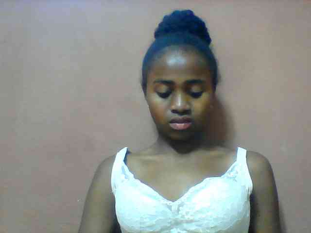 Clarah1 bongacams live cam model