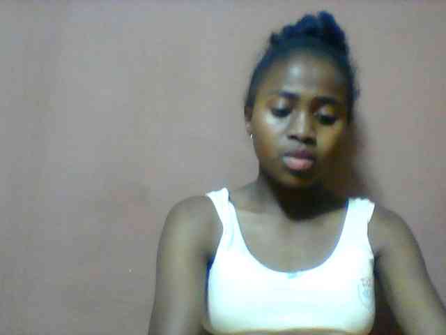 Clarah1 bongacams live cam model