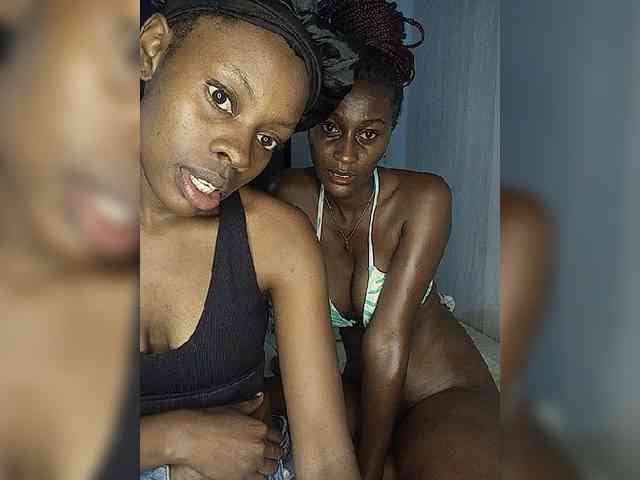 two-fine-pussy bongacams live cam model