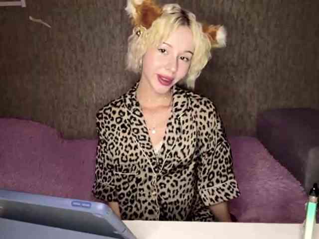 AlishiaThorstad bongacams live cam model