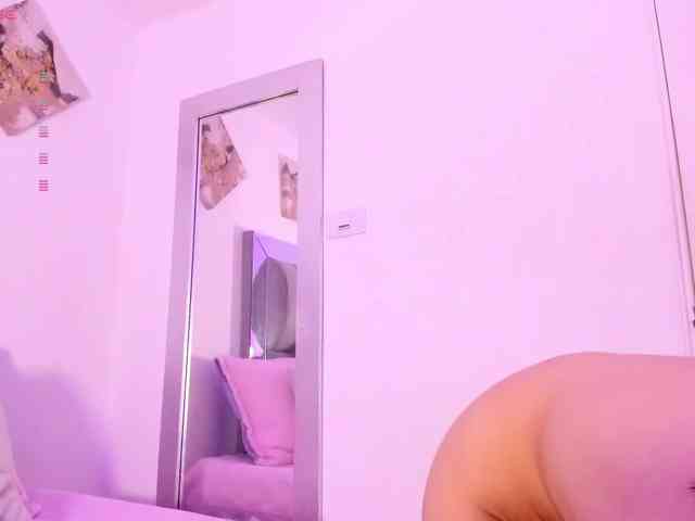 Emilylopez bongacams live cam model