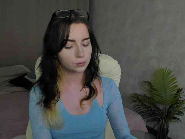 Coldbby bongacams live cam model