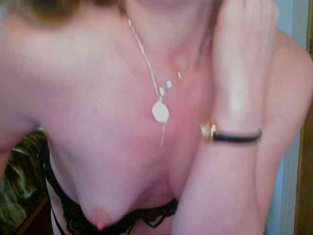 Aloonaa bongacams live cam model
