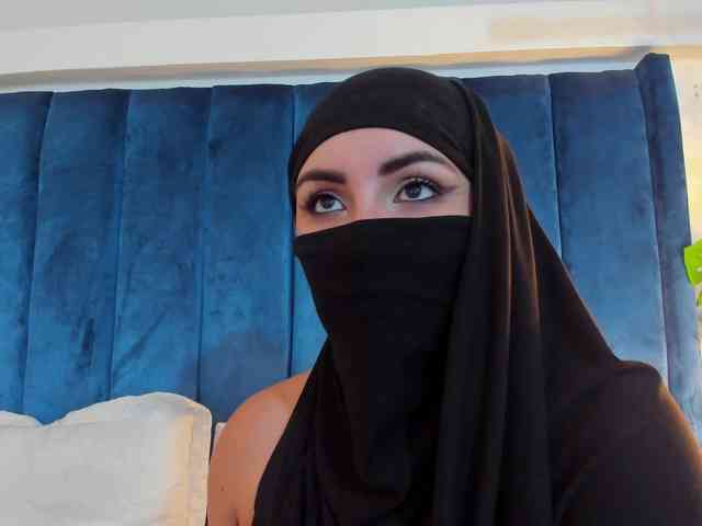 MIRANDACUTE bongacams live cam model