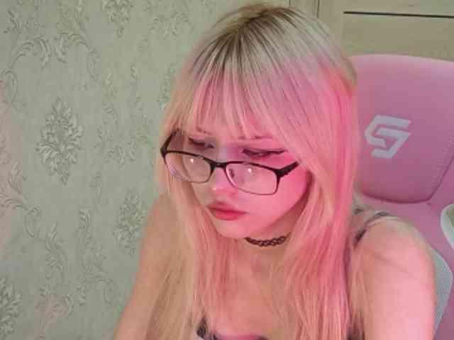 mycutepage bongacams live cam model