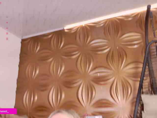 AmyRusso bongacams live cam model