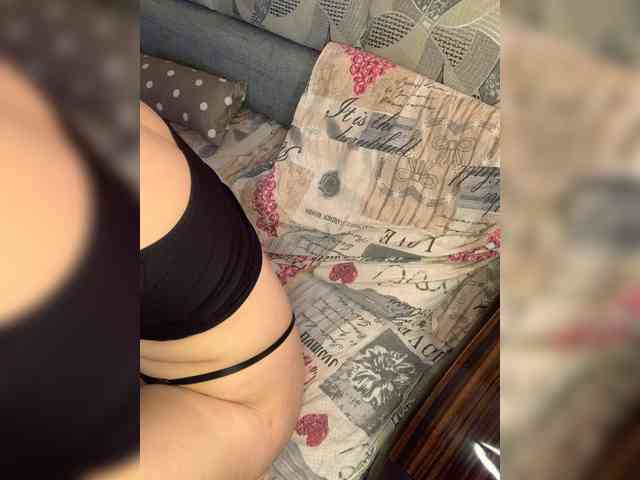 yourAmi bongacams live cam model