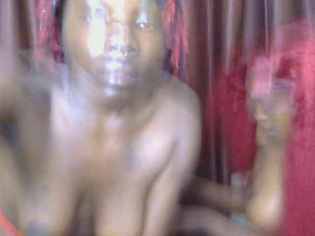 Freakycouples bongacams live cam model