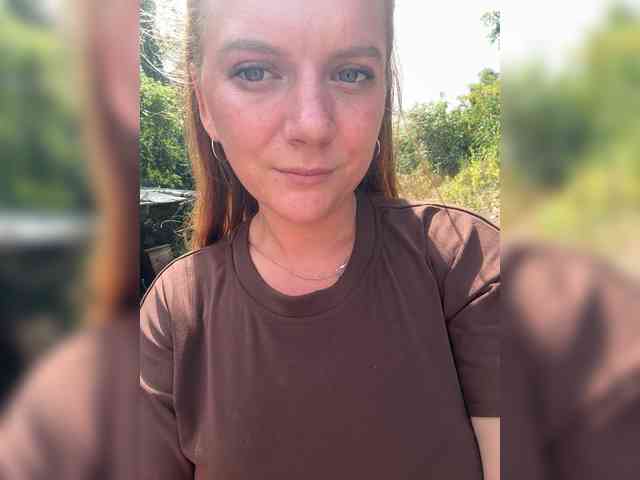 Alissass bongacams live cam model
