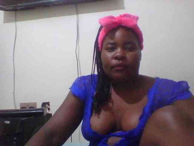 Royalsexy bongacams live cam model