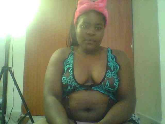 Royalsexy bongacams live cam model