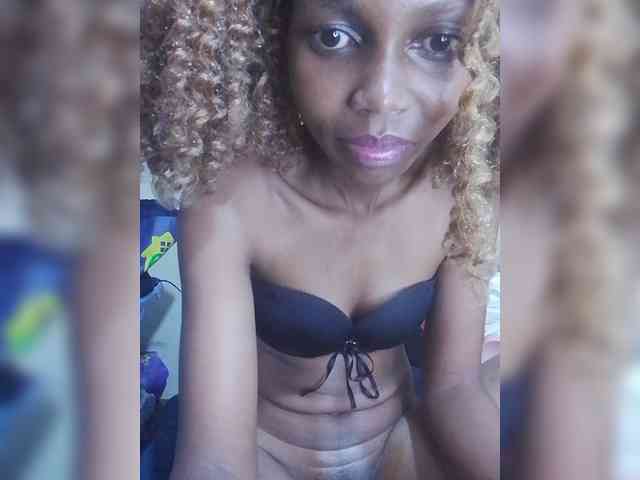 PrettyDoll3 bongacams live cam model