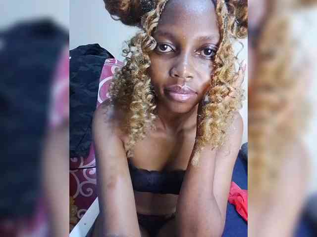 PrettyDoll3 bongacams live cam model