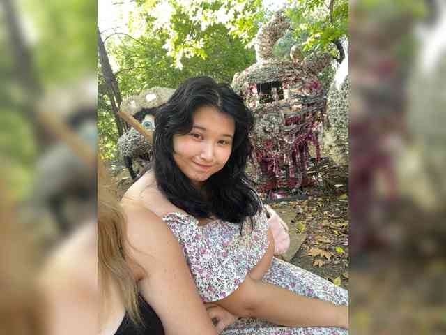 Redlipstwo bongacams live cam model
