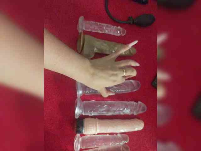 HiddenKittyLust bongacams live cam model
