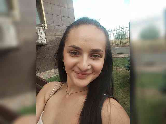 HiddenKittyLust bongacams live cam model