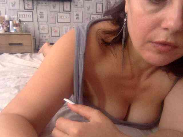 Anna86-2 bongacams live cam model