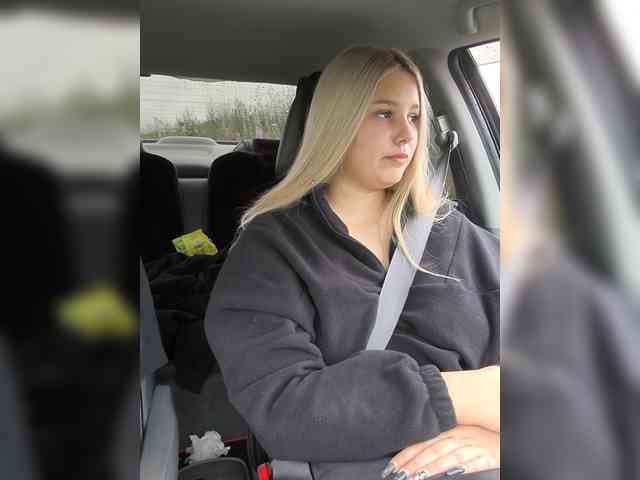 dadduBoy bongacams live cam model