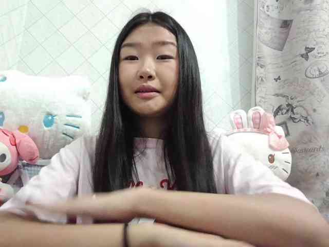 FloraKim bongacams live cam model