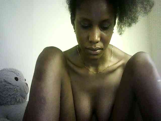 Trassy bongacams live cam model