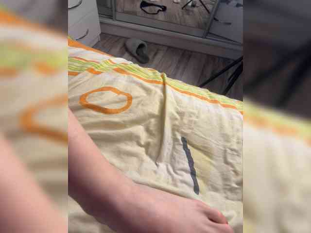 Emma942 bongacams live cam model