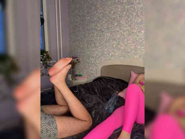 Emma942 bongacams live cam model