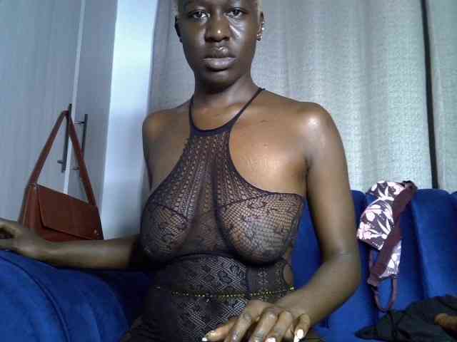 Hotpearll bongacams live cam model