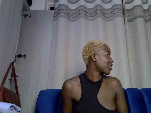 Hotpearll bongacams live cam model