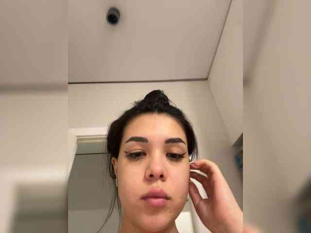 aloeeevera222 bongacams live cam model