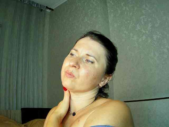 AlisaSmileHot bongacams live cam model