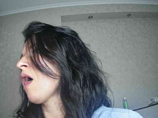 AlisaSmileHot bongacams live cam model