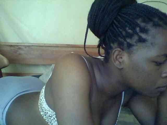 Cute-lizah bongacams live cam model