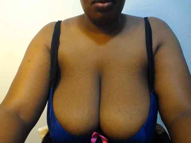 Sexydoll888 bongacams live cam model