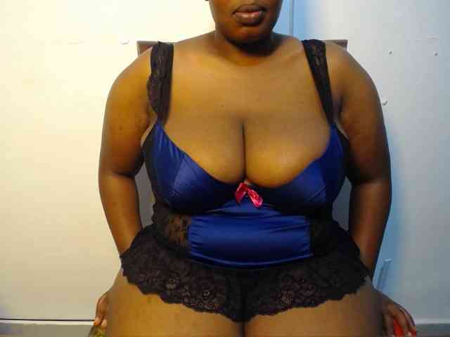 Sexydoll888 bongacams live cam model
