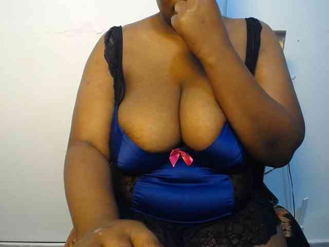 Sexydoll888 bongacams live cam model