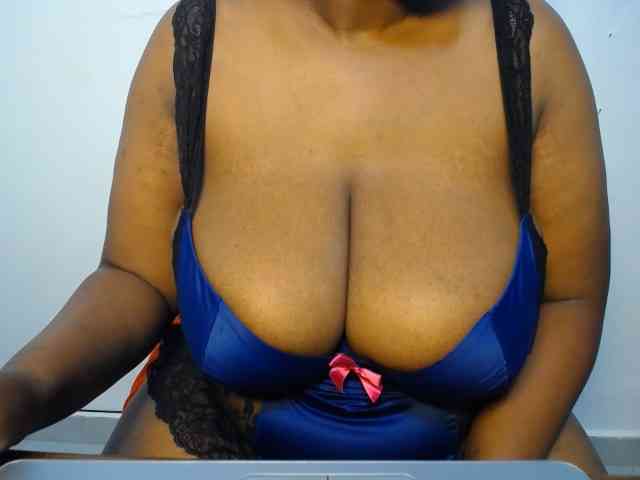 Sexydoll888 bongacams live cam model