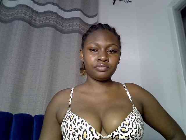 Sexytasha bongacams live cam model
