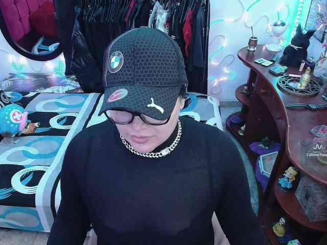lufek23 bongacams live cam model