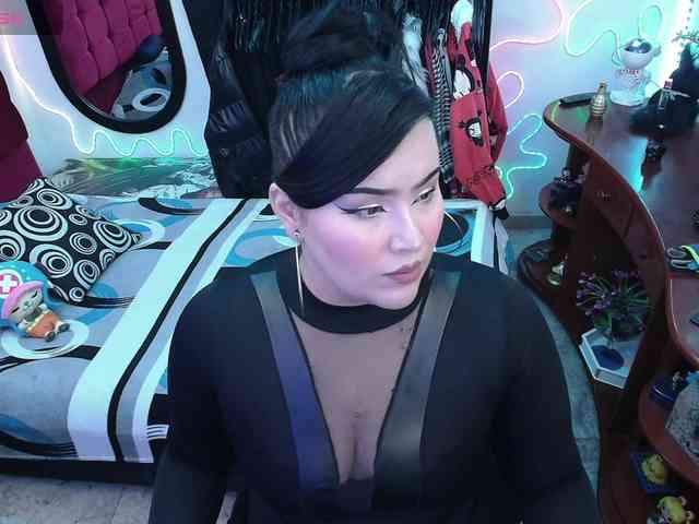 lufek23 bongacams live cam model