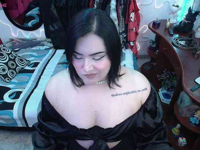lufek23 bongacams live cam model