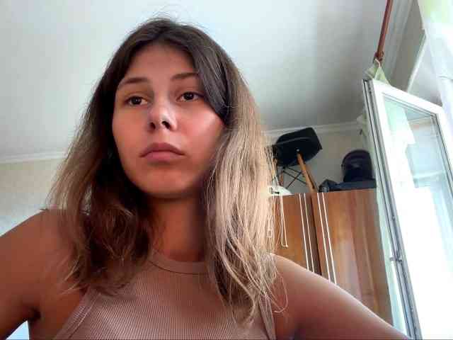 ShellaGoldthorpe bongacams live cam model