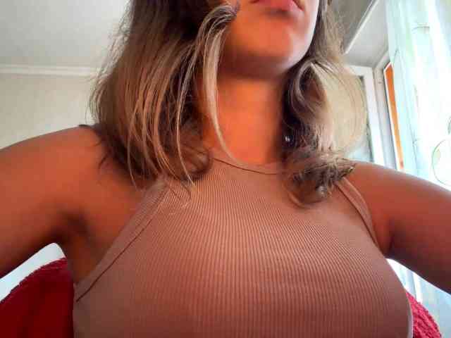 ShellaGoldthorpe bongacams live cam model