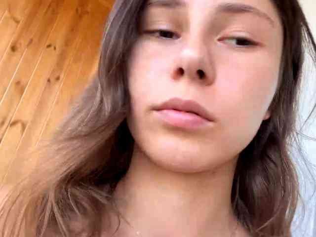 ShellaGoldthorpe bongacams live cam model