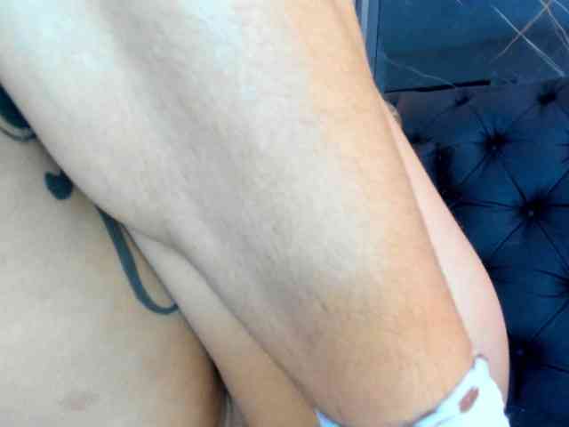 Aleja-Machado bongacams live cam model