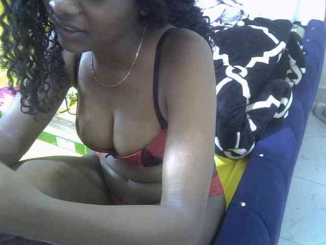 Sexycleymmie bongacams live cam model